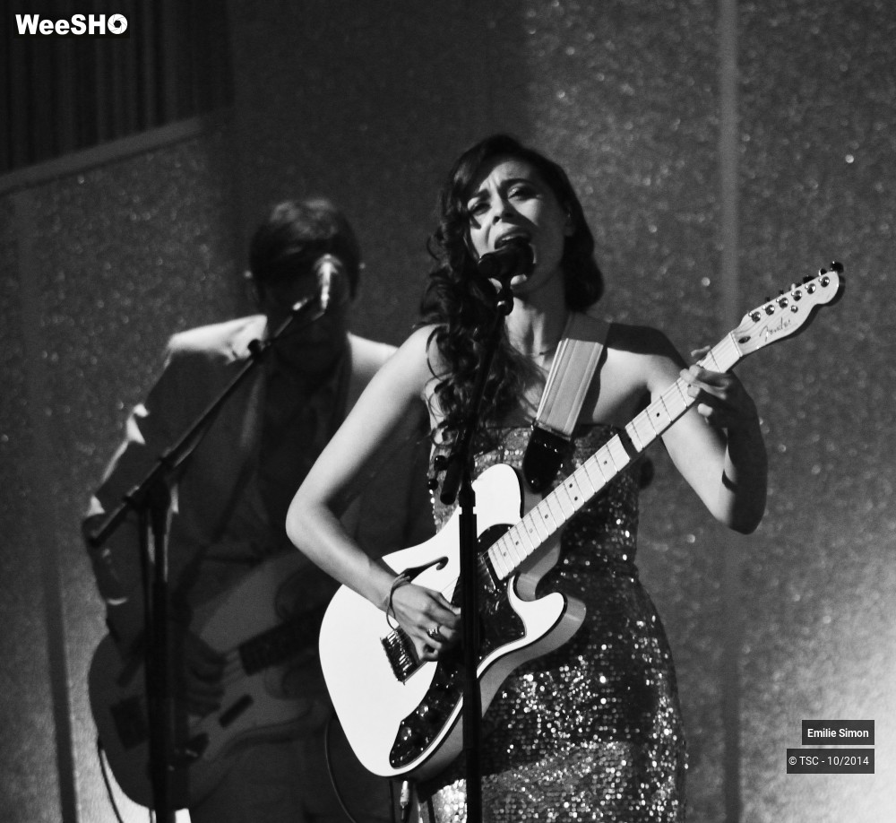 13/23 photos du spectacle Emilie Simon