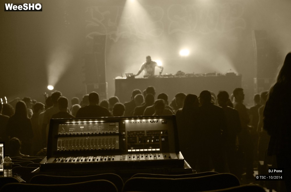 16/27 photos du spectacle DJ Pone