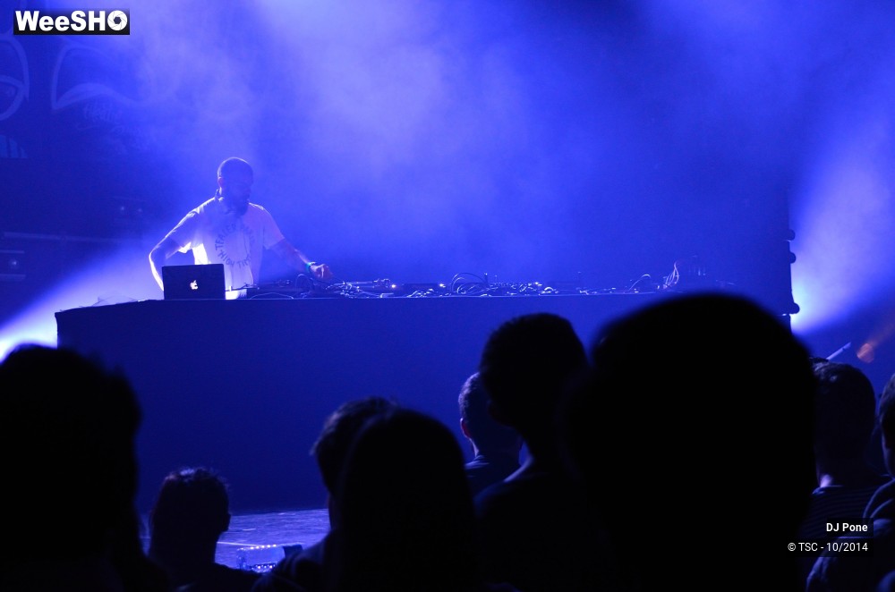 21/27 photos du spectacle DJ Pone