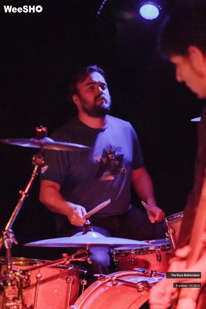19/19 photos du spectacle The Rose Well incident