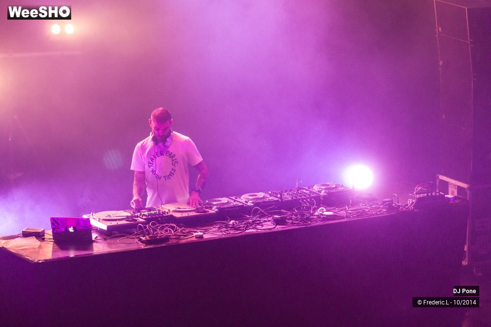 21/30 photos du spectacle DJ Pone