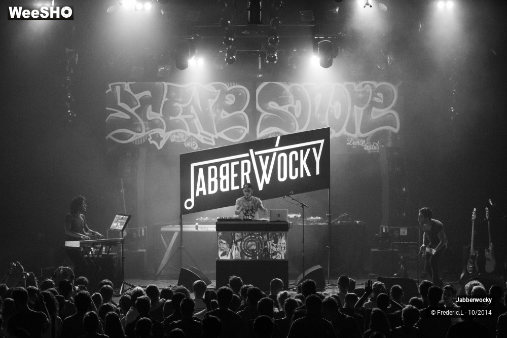 20/26 photos du spectacle JabberWocky
