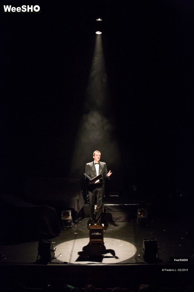 47/48 photos du spectacle Le Siffleur - Fred Radix