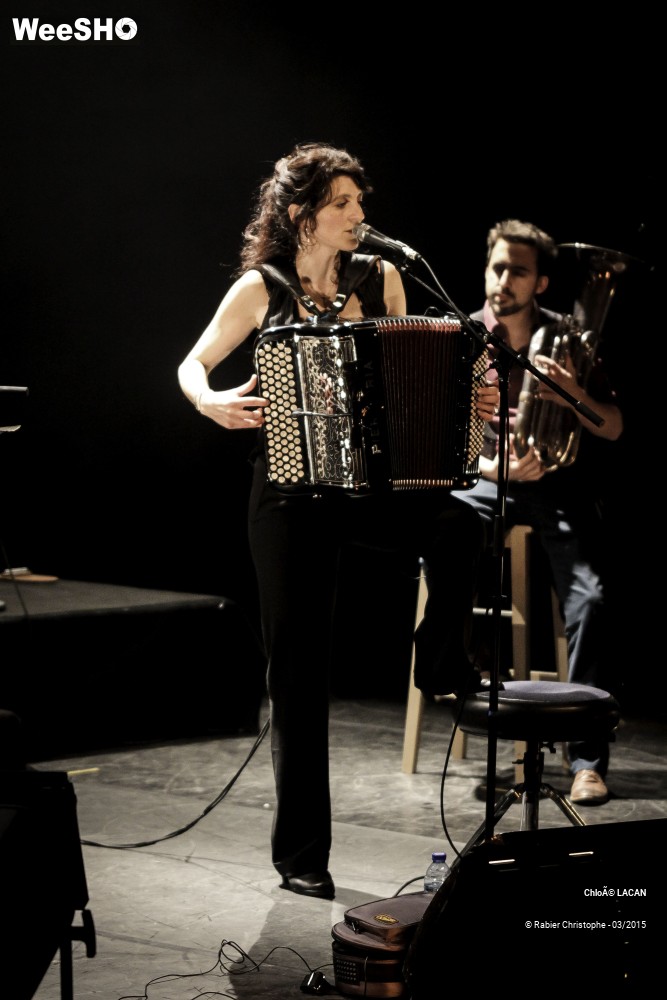 36/44 photos du spectacle Chloé Lacan