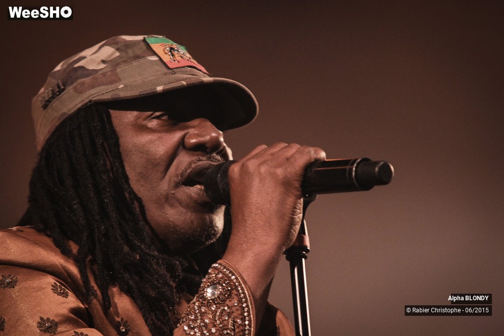 35/37 photos du spectacle Alpha Blondy