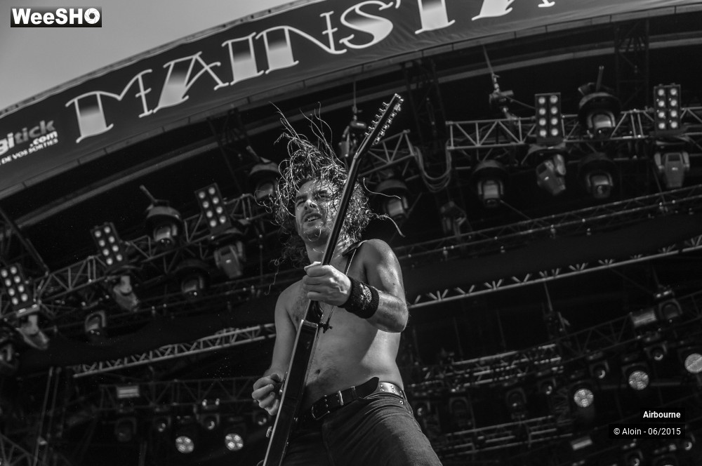 2/10 photos du spectacle Airbourne
