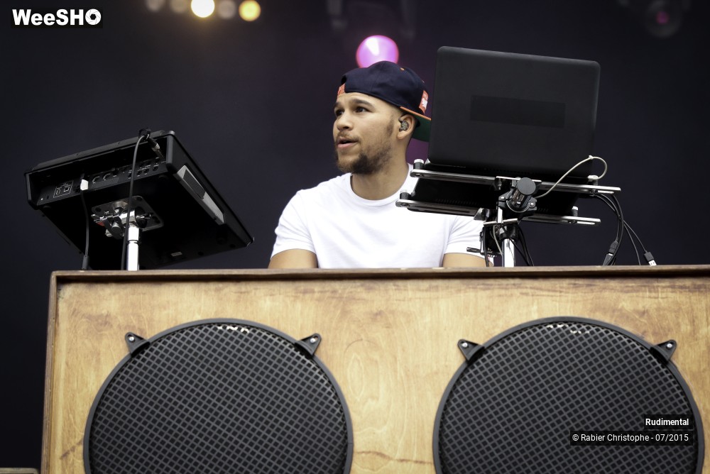 7/37 photos du spectacle Rudimental