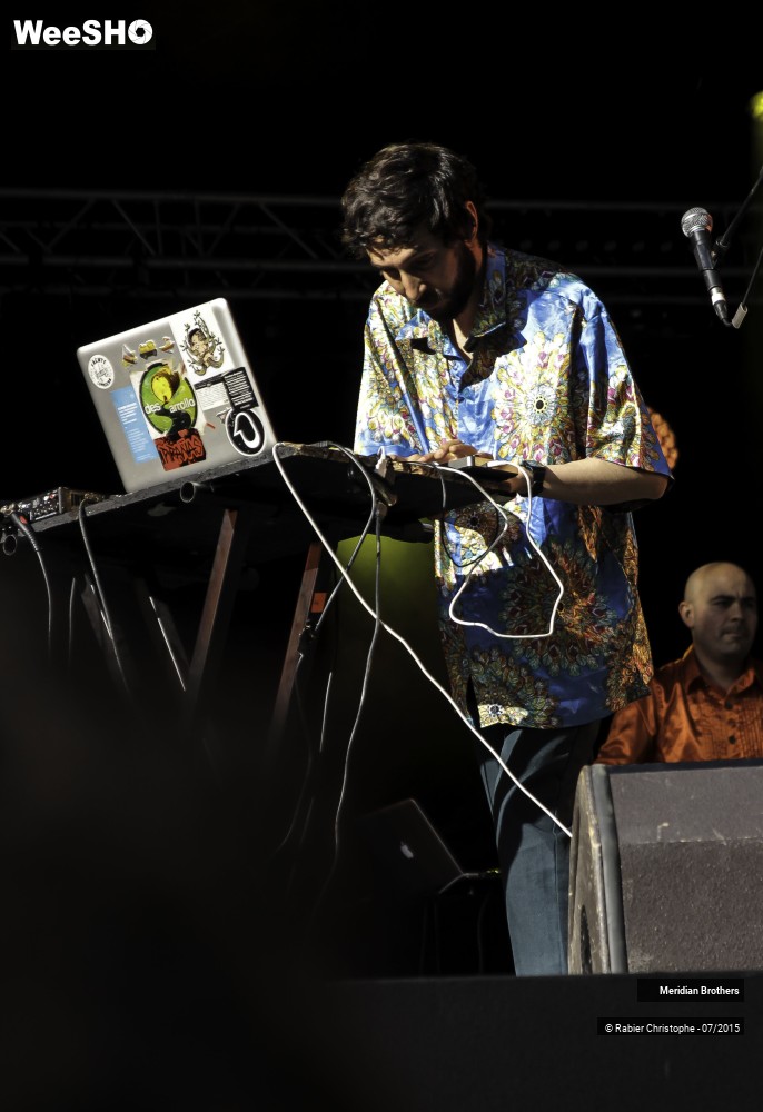28/28 photos du spectacle Meridian Brothers