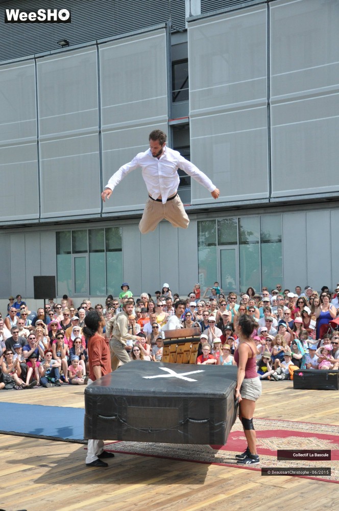 3/35 photos du spectacle Rien N'est Moins Sûr (mais c'est une piste)