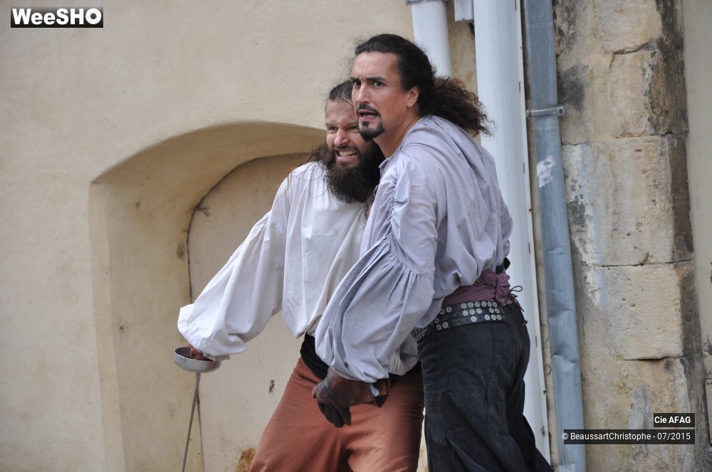 5/47 photos du spectacle L'histoire des 3 Mousquetaires racontée à Deux en 1/2 heure