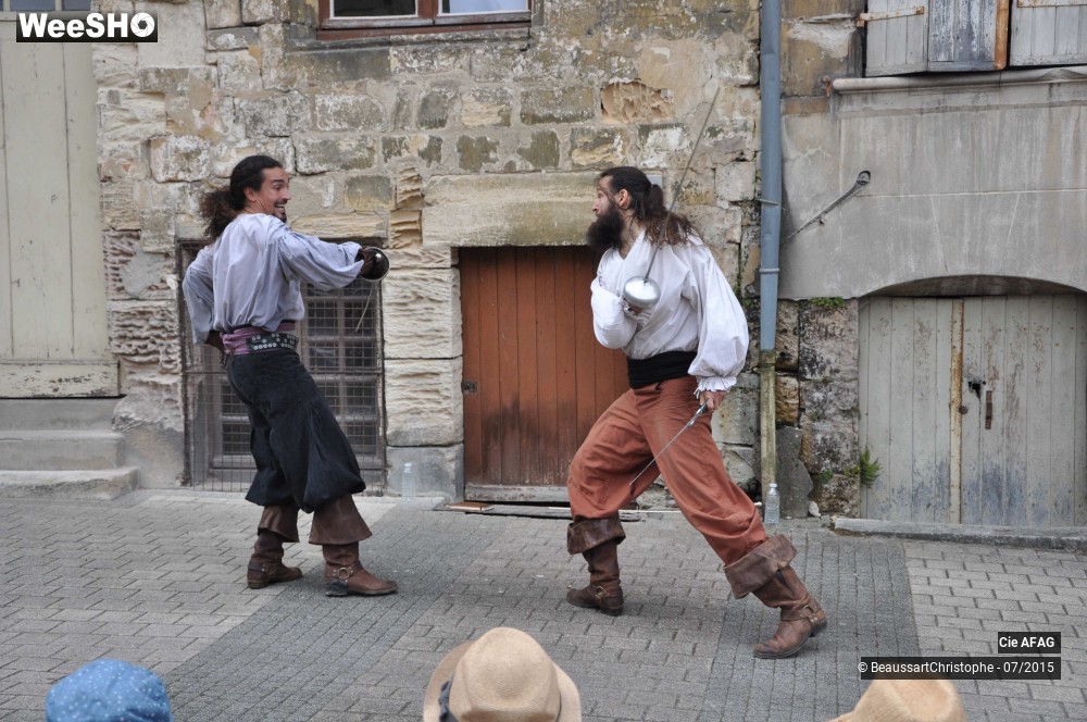 18/47 photos du spectacle L'histoire des 3 Mousquetaires racontée à Deux en 1/2 heure
