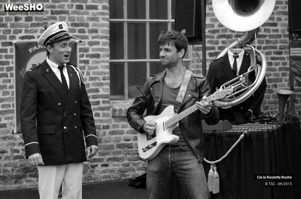 14/32 photos du spectacle La Fanfare Ric-Rac