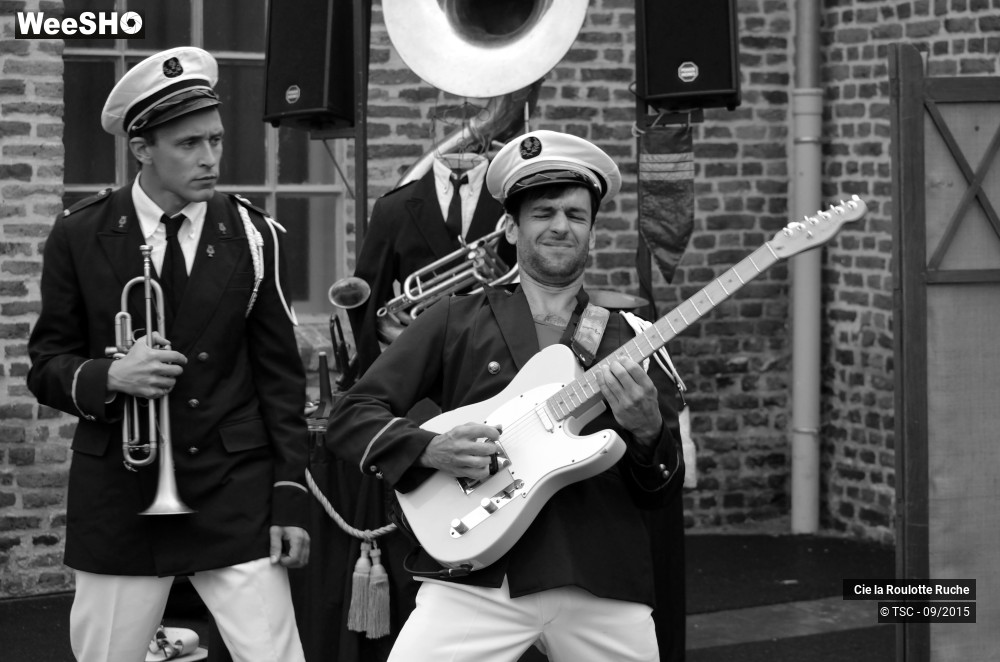 19/32 photos du spectacle La Fanfare Ric-Rac