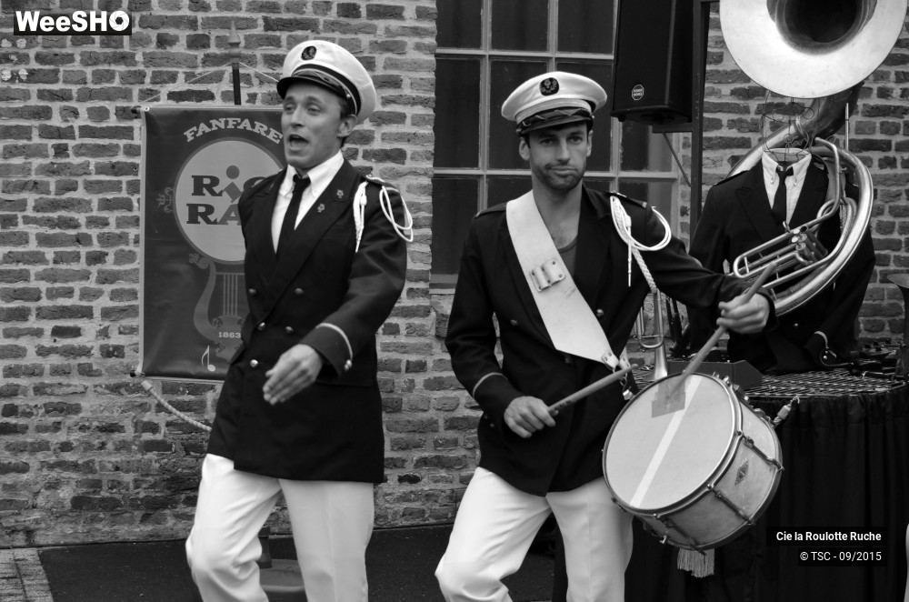 23/32 photos du spectacle La Fanfare Ric-Rac