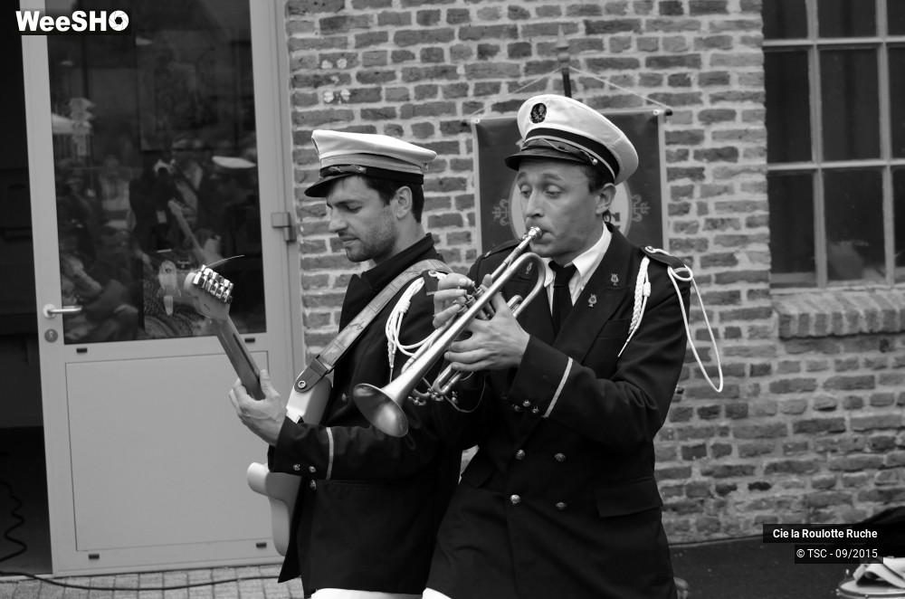 24/32 photos du spectacle La Fanfare Ric-Rac