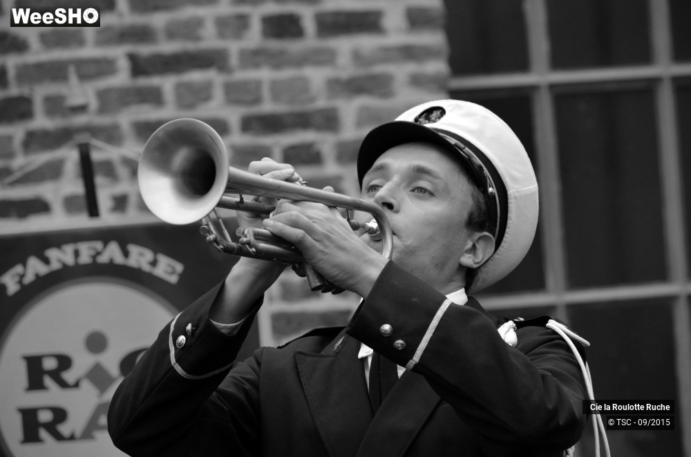 30/32 photos du spectacle La Fanfare Ric-Rac