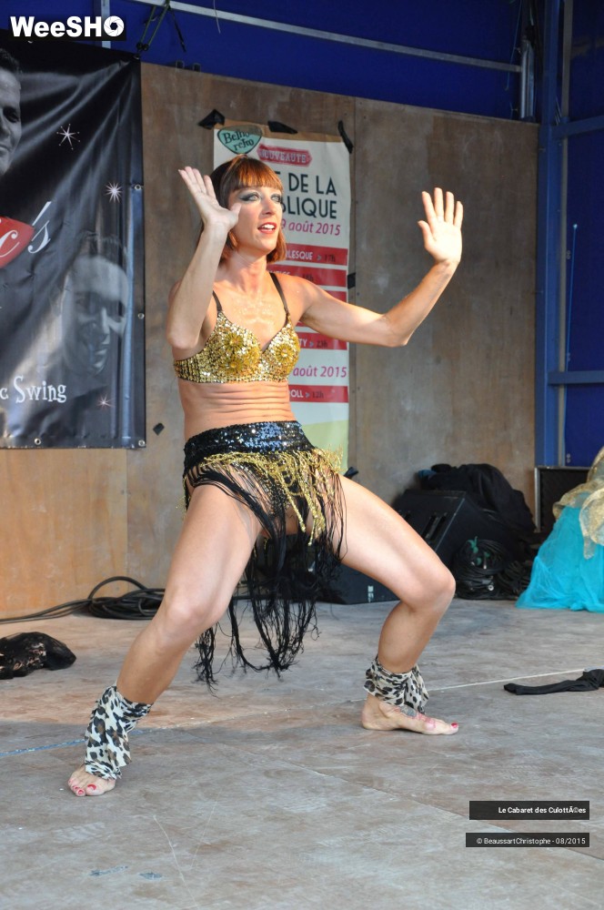 28/37 photos du spectacle Femme Primitive,  Le Cabaret des Culottées
