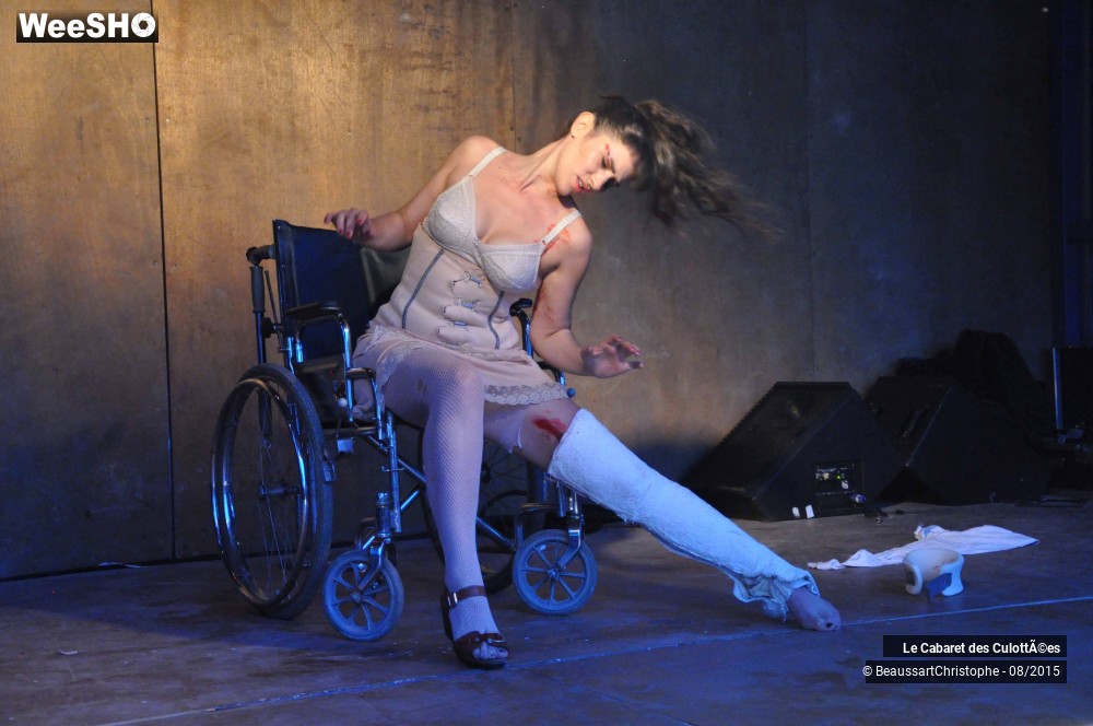 13/24 photos du spectacle Stéri-Strip,  Le Cabaret des Culottées