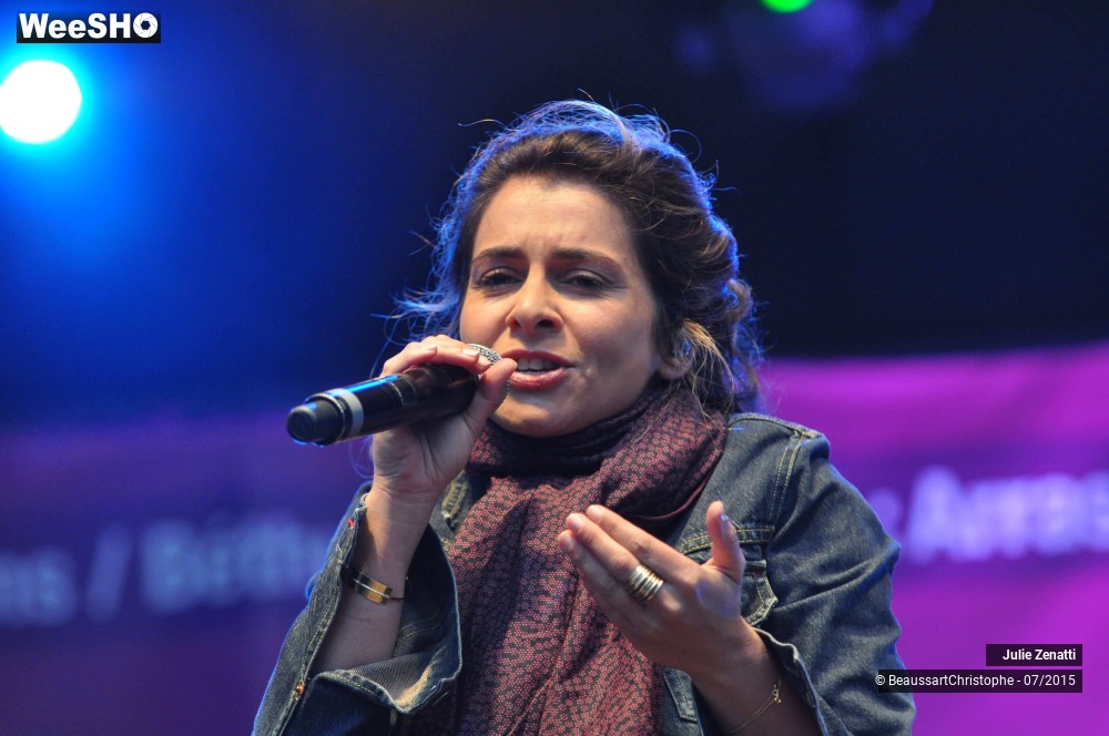 12/34 photos du spectacle Julie Zenatti