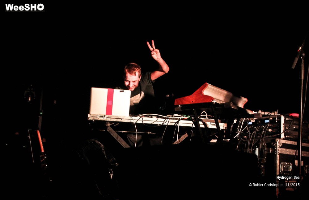 18/25 photos du spectacle Hydrogen Sea