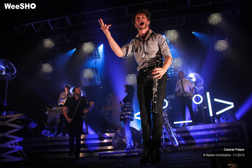9/44 photos du spectacle Caravan Palace