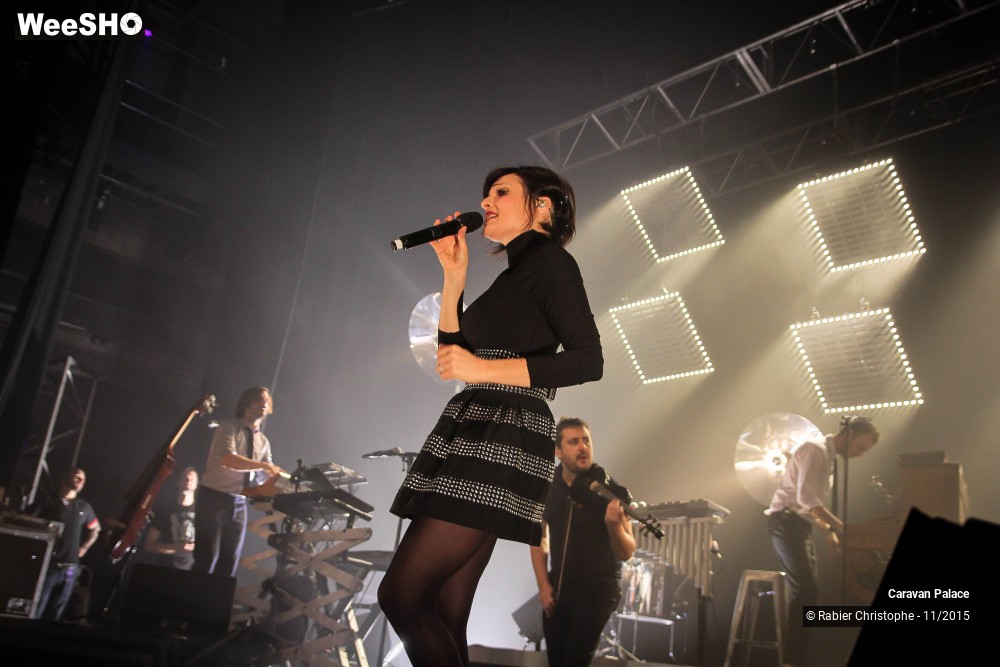 12/44 photos du spectacle Caravan Palace