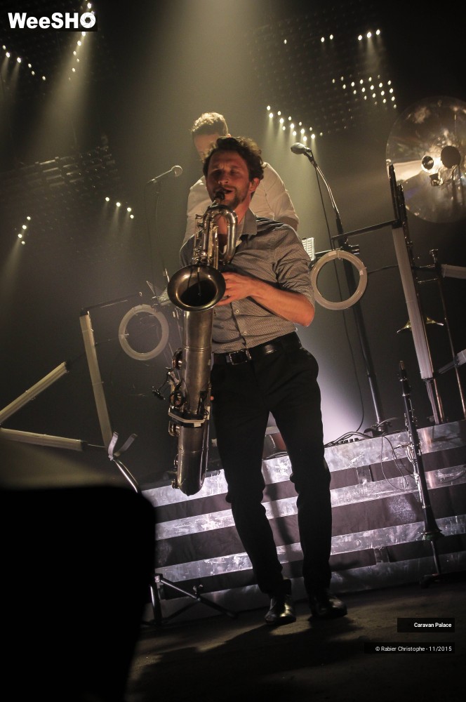 23/44 photos du spectacle Caravan Palace