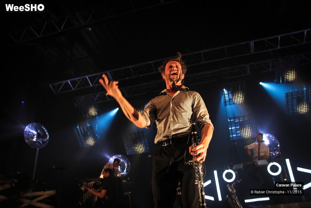 34/44 photos du spectacle Caravan Palace