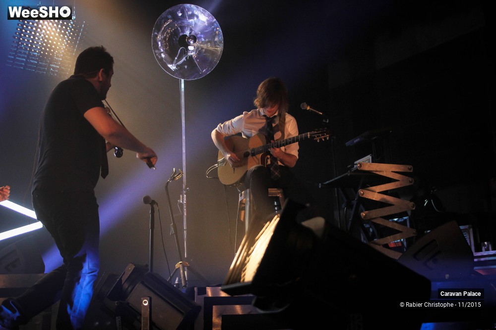 35/44 photos du spectacle Caravan Palace