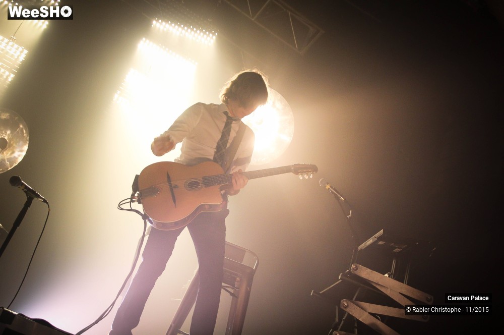 38/44 photos du spectacle Caravan Palace