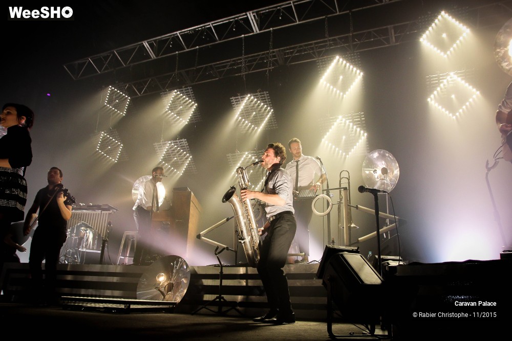 40/44 photos du spectacle Caravan Palace