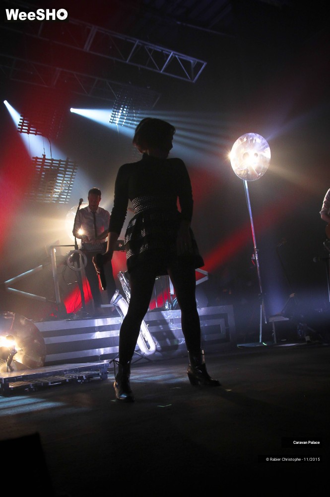 42/44 photos du spectacle Caravan Palace