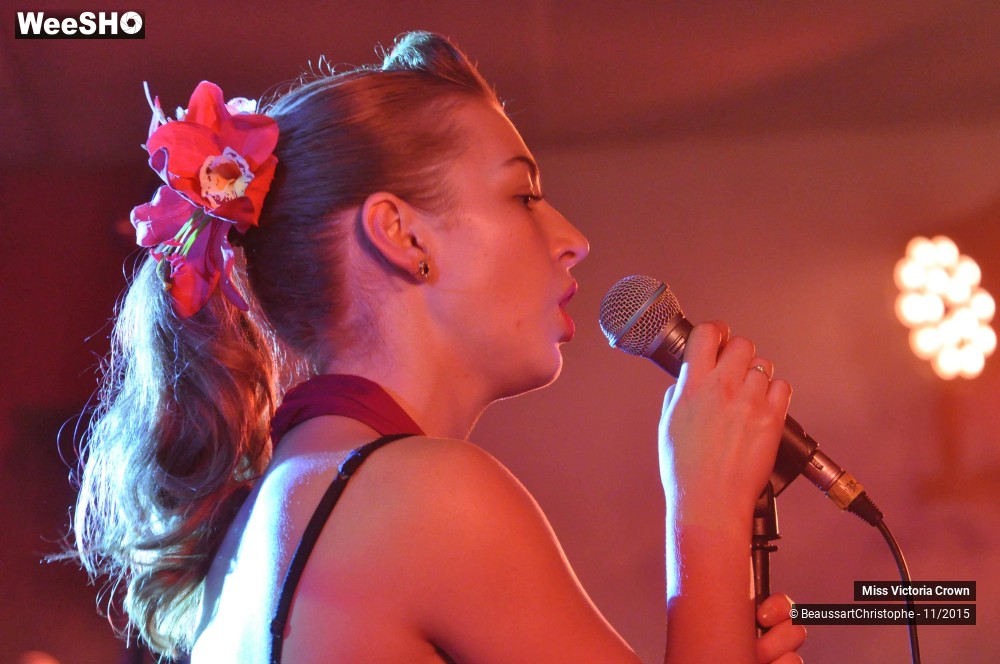 35/48 photos du spectacle Miss Victoria Crown