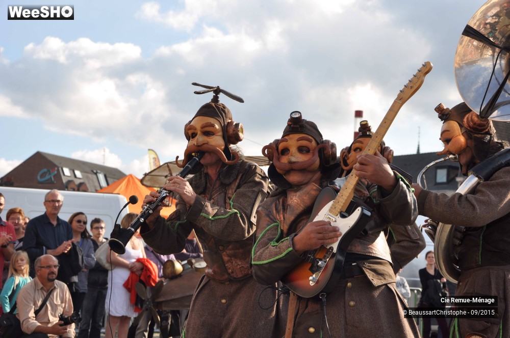 1/43 photos du spectacle Les Fous Volants