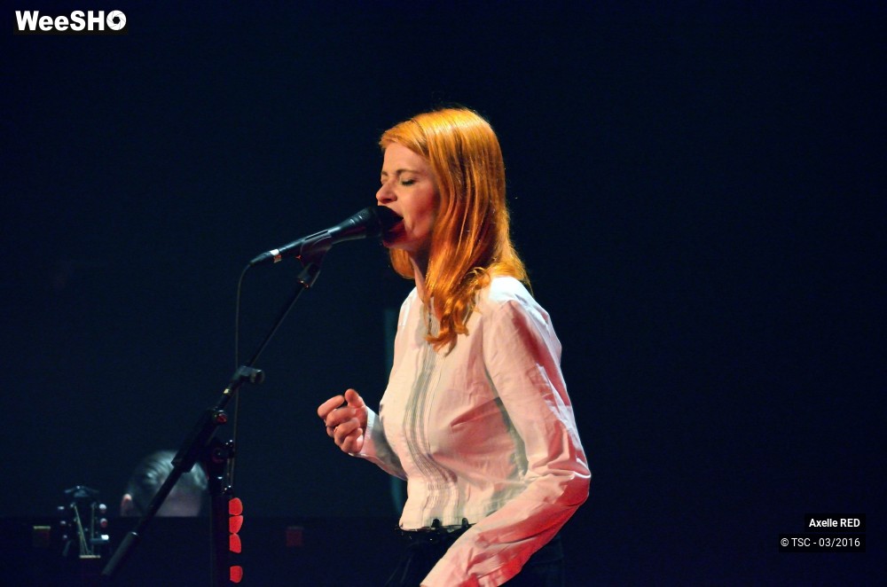 11/13 photos du spectacle Axelle Red