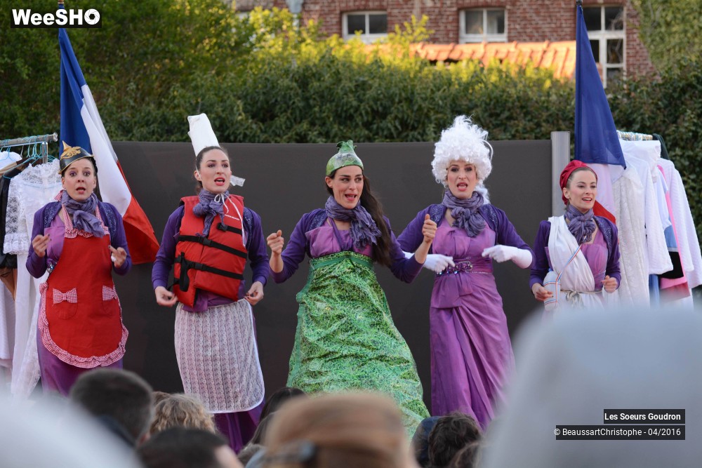 12/44 photos du spectacle Dames de France