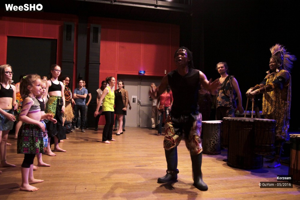 9/46 photos du spectacle Big Bal Africain Danse