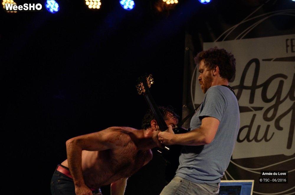 19/32 photos du spectacle Armée du Love