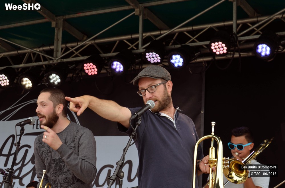 13/14 photos du spectacle Les Bruits D'Comptoirs