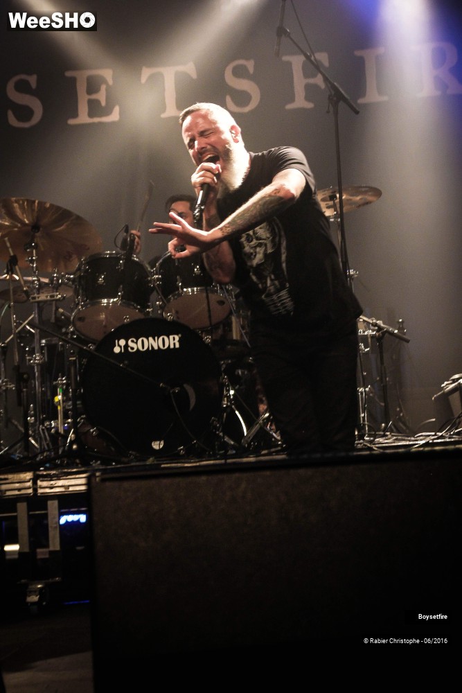 7/30 photos du spectacle Boysetfire