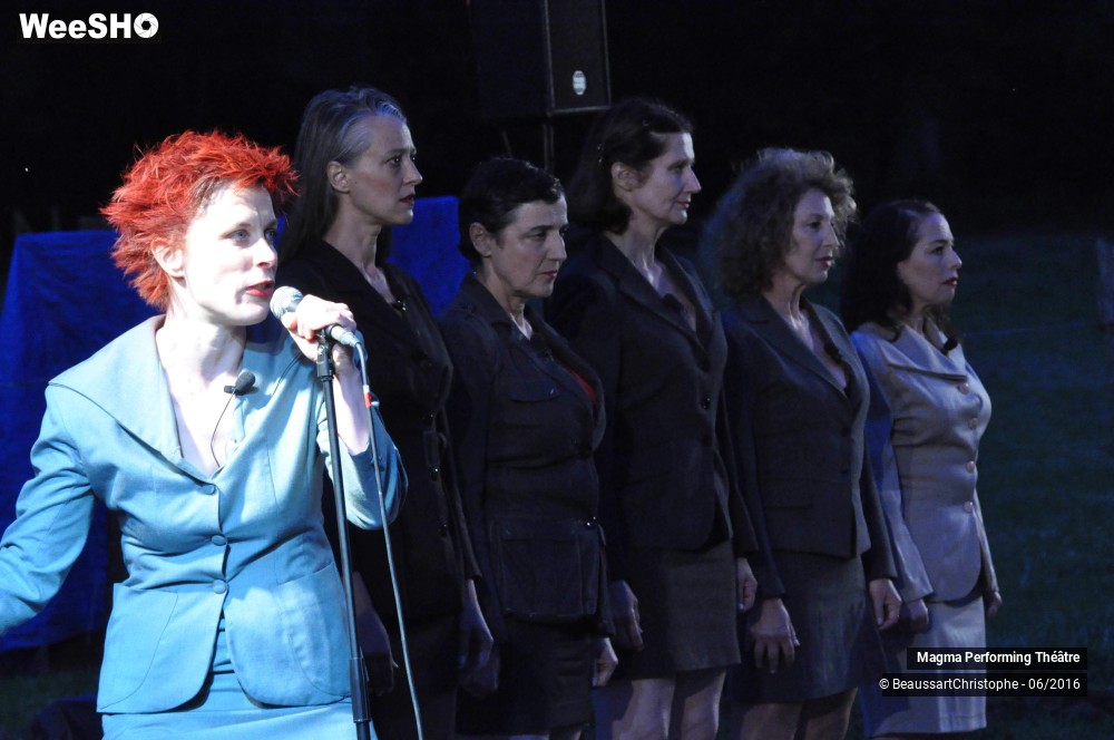 11/41 photos du spectacle M.A.M.A.E