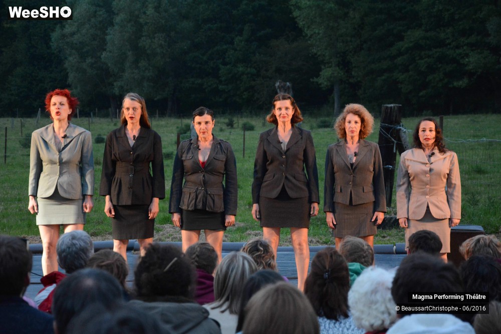 16/41 photos du spectacle M.A.M.A.E