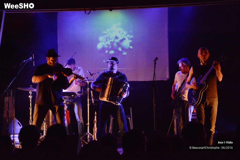 8/32 photos du spectacle Asa-I-Viata