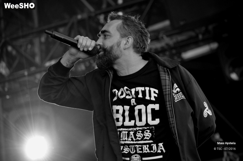 2/24 photos du spectacle Mass Hysteria