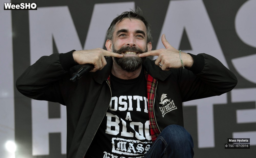 17/24 photos du spectacle Mass Hysteria