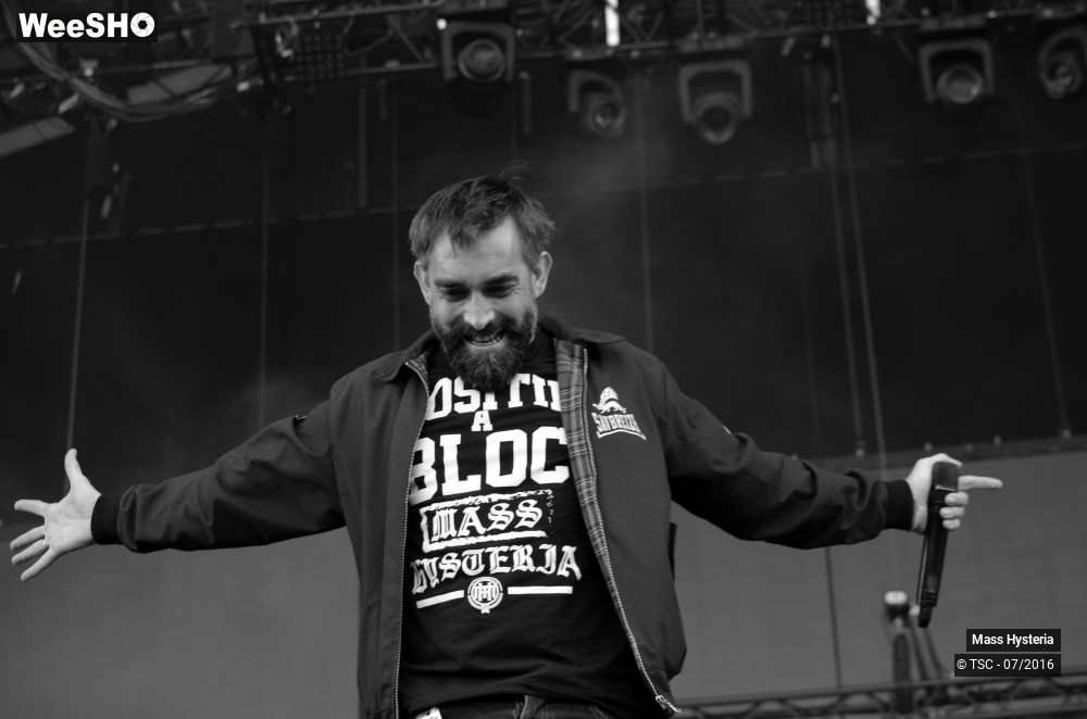 18/24 photos du spectacle Mass Hysteria