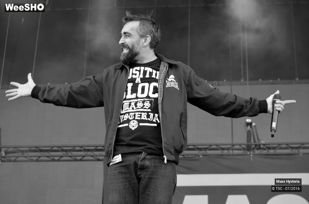 22/24 photos du spectacle Mass Hysteria