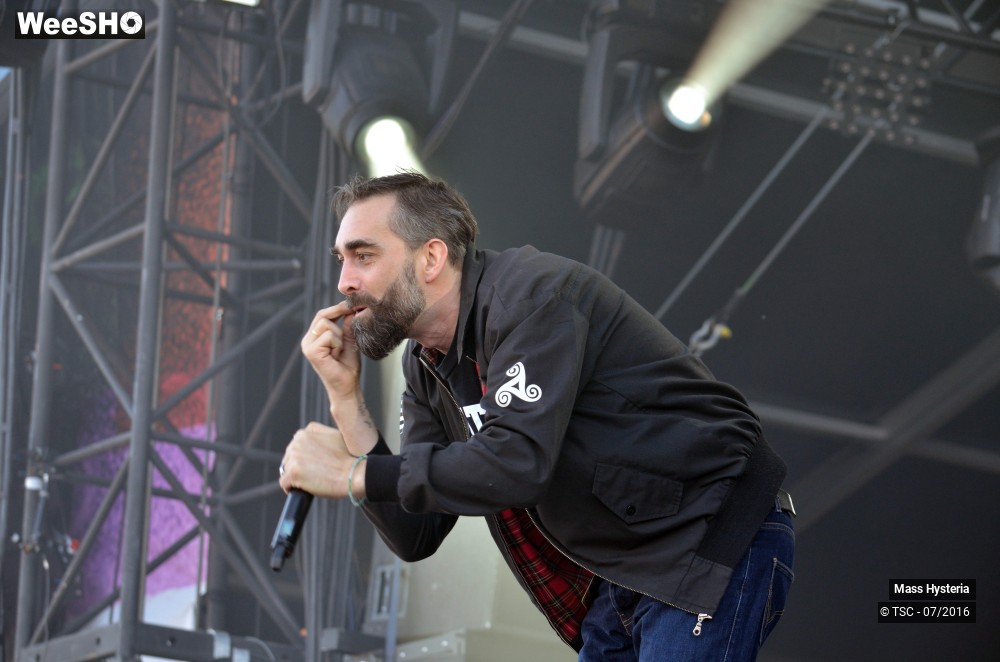 23/24 photos du spectacle Mass Hysteria
