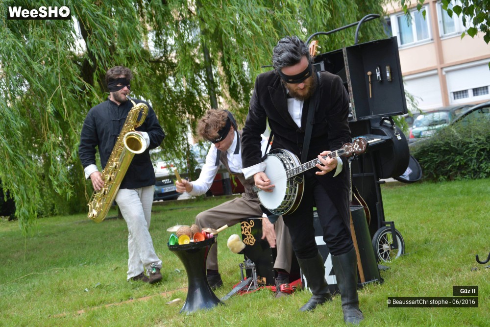 4/19 photos du spectacle Absurd Street Rock