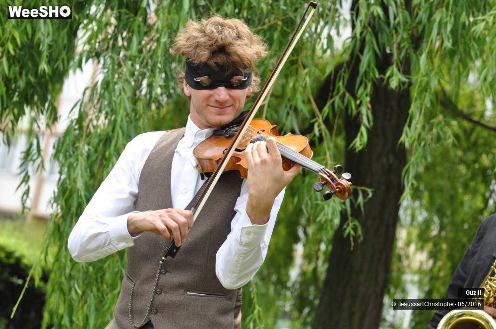 8/19 photos du spectacle Absurd Street Rock